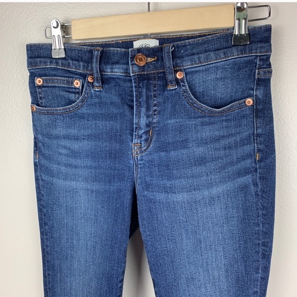 Petite 8" toothpick jean in Vista wash
Item H3484 - Picture 13 of 13